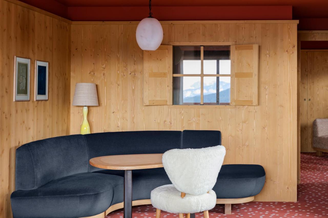Hotel Le Coucou メリベル エクステリア 写真